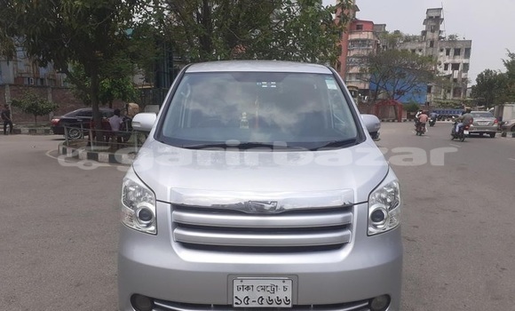 Buy Used 2009 Toyota Noah in Dhaka, Dhaka Buy Used 2009 Toyota Noah in Dhaka, Dhaka