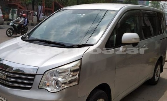Buy Used 2010 Toyota Noah in Dhaka, Dhaka Buy Used 2010 Toyota Noah in Dhaka, Dhaka
