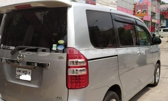Buy Used 2010 Toyota Noah in Dhaka, Dhaka Buy Used 2010 Toyota Noah in Dhaka, Dhaka