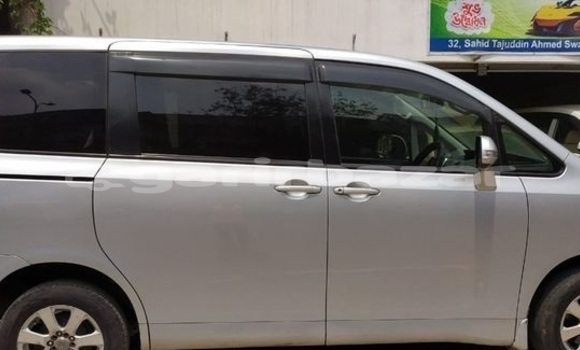Buy Used 2010 Toyota Noah in Dhaka, Dhaka Buy Used 2010 Toyota Noah in Dhaka, Dhaka