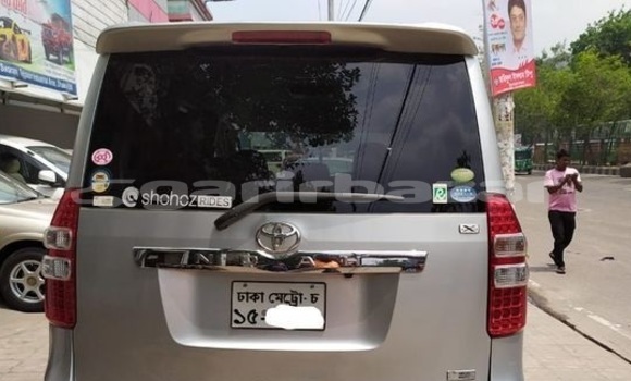 Buy Used 2010 Toyota Noah in Dhaka, Dhaka Buy Used 2010 Toyota Noah in Dhaka, Dhaka