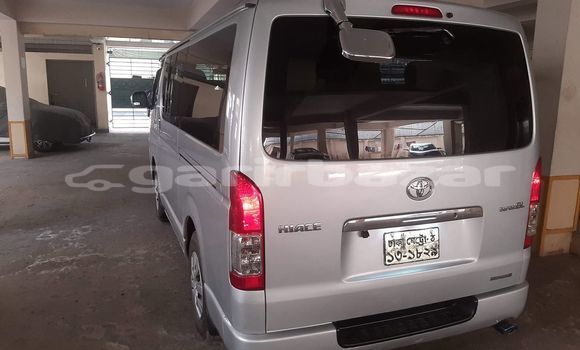 কেনা ব্যবহৃত Toyota Hiace Silver গাড়ী মধ্যে ঢাকা মধ্যে Dhaka কেনা ব্যবহৃত Toyota Hiace Silver গাড়ী মধ্যে ঢাকা মধ্যে Dhaka