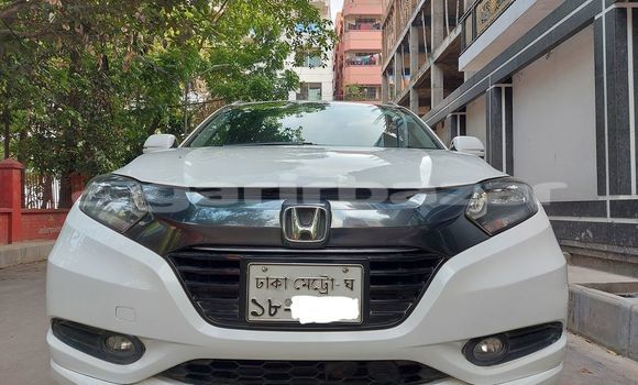 Buy Used 2014 Honda Vezel in Dhaka, Dhaka Buy Used 2014 Honda Vezel in Dhaka, Dhaka