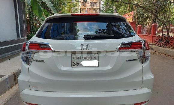 Buy Used 2014 Honda Vezel in Dhaka, Dhaka Buy Used 2014 Honda Vezel in Dhaka, Dhaka