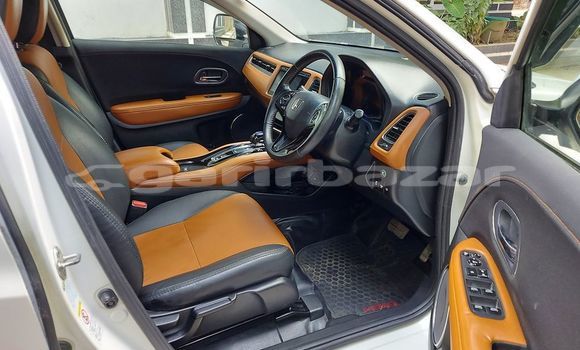 Buy Used 2014 Honda Vezel in Dhaka, Dhaka Buy Used 2014 Honda Vezel in Dhaka, Dhaka