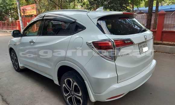 Buy Used 2014 Honda Vezel in Dhaka, Dhaka Buy Used 2014 Honda Vezel in Dhaka, Dhaka
