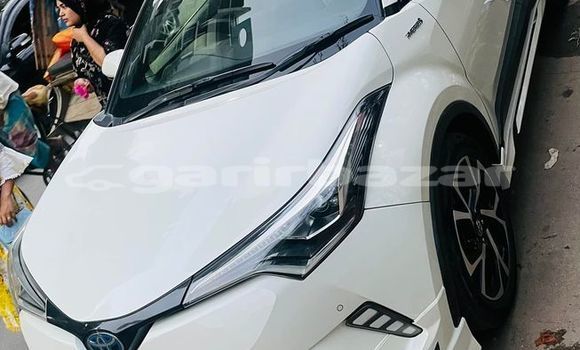 Buy Used 2017 Toyota CH-R in Dhaka, Dhaka Buy Used 2017 Toyota CH-R in Dhaka, Dhaka