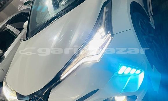 Buy Used 2017 Toyota CH-R in Dhaka, Dhaka Buy Used 2017 Toyota CH-R in Dhaka, Dhaka