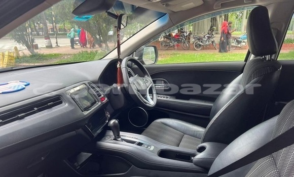 Buy Used 2015 Honda Vezel in Dhaka, Dhaka Buy Used 2015 Honda Vezel in Dhaka, Dhaka