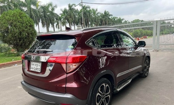 Buy Used 2015 Honda Vezel in Dhaka, Dhaka Buy Used 2015 Honda Vezel in Dhaka, Dhaka