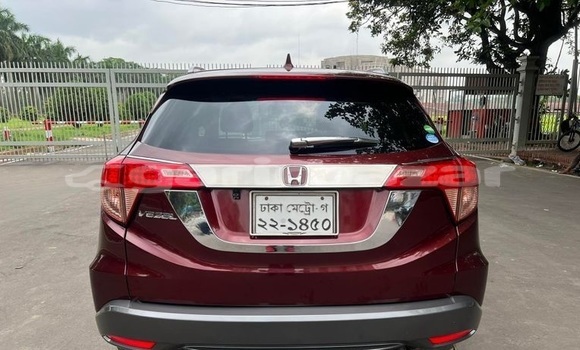 Buy Used 2015 Honda Vezel in Dhaka, Dhaka Buy Used 2015 Honda Vezel in Dhaka, Dhaka