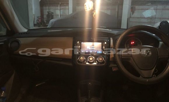 কেনা ব্যবহৃত Toyota Axio White গাড়ী মধ্যে ঢাকা মধ্যে Dhaka কেনা ব্যবহৃত Toyota Axio White গাড়ী মধ্যে ঢাকা মধ্যে Dhaka