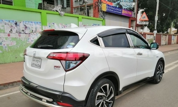 Buy Used 2016 Honda Vezel in Dhaka, Dhaka Buy Used 2016 Honda Vezel in Dhaka, Dhaka