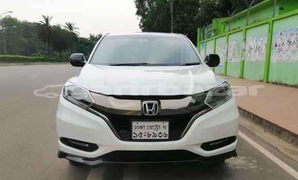 Buy Used 2016 Honda Vezel in Dhaka, Dhaka Buy Used 2016 Honda Vezel in Dhaka, Dhaka