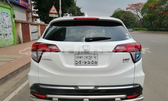 Buy Used 2016 Honda Vezel in Dhaka, Dhaka Buy Used 2016 Honda Vezel in Dhaka, Dhaka