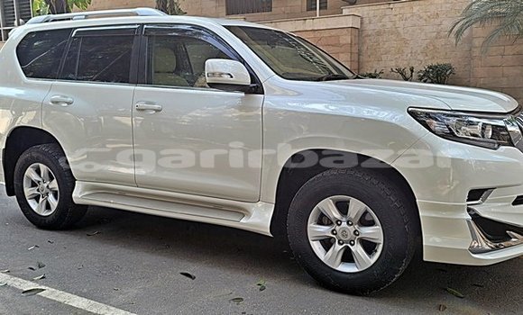কেনা ব্যবহৃত Toyota Land Cruiser Prado White গাড়ী মধ্যে ঢাকা মধ্যে Dhaka কেনা ব্যবহৃত Toyota Land Cruiser Prado White গাড়ী মধ্যে ঢাকা মধ্যে Dhaka