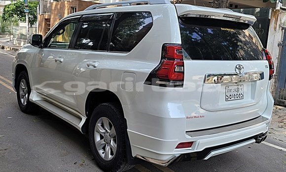 কেনা ব্যবহৃত Toyota Land Cruiser Prado White গাড়ী মধ্যে ঢাকা মধ্যে Dhaka কেনা ব্যবহৃত Toyota Land Cruiser Prado White গাড়ী মধ্যে ঢাকা মধ্যে Dhaka