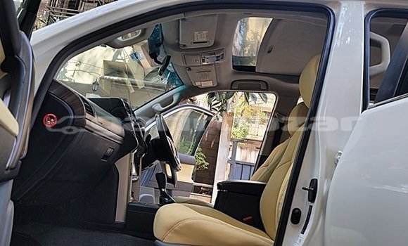 কেনা ব্যবহৃত Toyota Land Cruiser Prado White গাড়ী মধ্যে ঢাকা মধ্যে Dhaka কেনা ব্যবহৃত Toyota Land Cruiser Prado White গাড়ী মধ্যে ঢাকা মধ্যে Dhaka