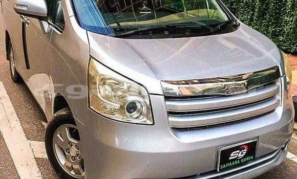 Buy Used 2009 Toyota Noah in Dhaka, Dhaka Buy Used 2009 Toyota Noah in Dhaka, Dhaka