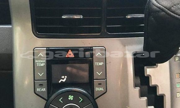 Buy Used 2009 Toyota Noah in Dhaka, Dhaka Buy Used 2009 Toyota Noah in Dhaka, Dhaka