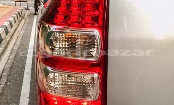 Buy Used 2009 Toyota Noah in Dhaka, Dhaka Buy Used 2009 Toyota Noah in Dhaka, Dhaka