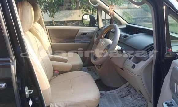 Buy Used 2009 Toyota Noah in Dhaka, Dhaka Buy Used 2009 Toyota Noah in Dhaka, Dhaka