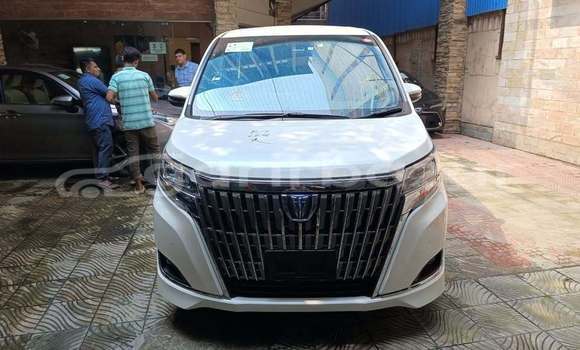 কেনা ব্যবহৃত Toyota Esquire White গাড়ী মধ্যে ঢাকা মধ্যে Dhaka কেনা ব্যবহৃত Toyota Esquire White গাড়ী মধ্যে ঢাকা মধ্যে Dhaka
