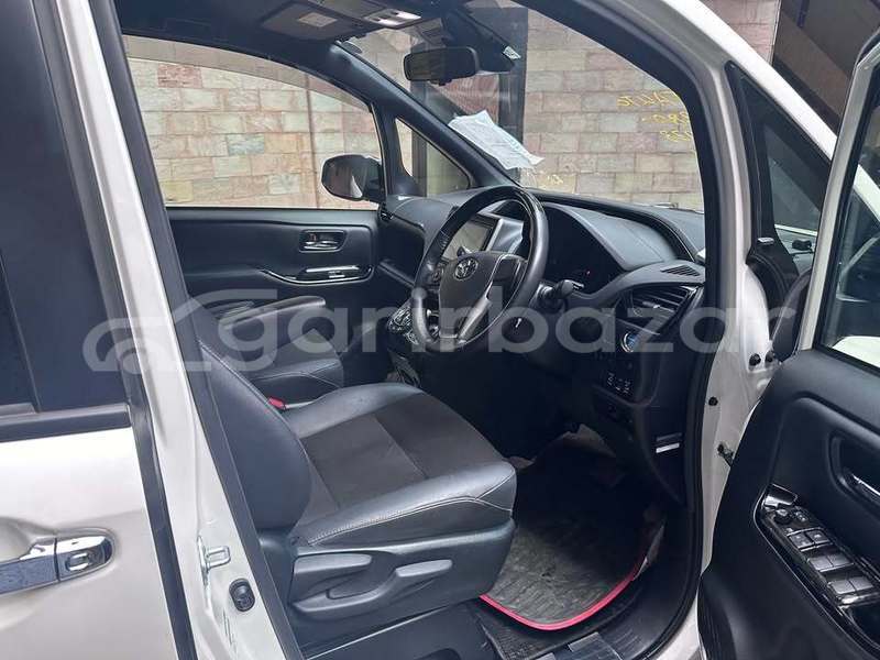 Big with watermark toyota noah dhaka dhaka 46567