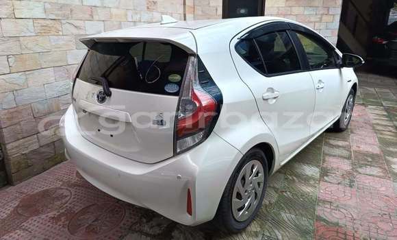 কেনা ব্যবহৃত Toyota Aqua White গাড়ী মধ্যে ঢাকা মধ্যে Dhaka কেনা ব্যবহৃত Toyota Aqua White গাড়ী মধ্যে ঢাকা মধ্যে Dhaka