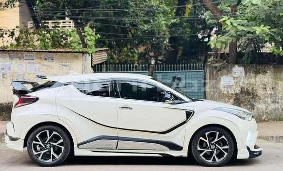 কেনা ব্যবহৃত Toyota CHR White গাড়ী মধ্যে ঢাকা মধ্যে Dhaka কেনা ব্যবহৃত Toyota CHR White গাড়ী মধ্যে ঢাকা মধ্যে Dhaka