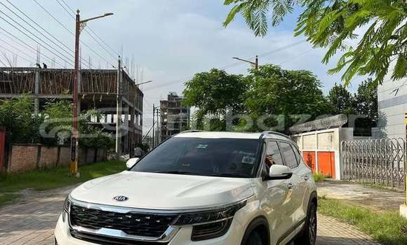 কেনা ব্যবহৃত Mercedes-Benz seltos White গাড়ী মধ্যে ঢাকা মধ্যে Dhaka কেনা ব্যবহৃত Mercedes-Benz seltos White গাড়ী মধ্যে ঢাকা মধ্যে Dhaka