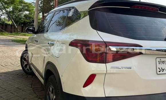 কেনা ব্যবহৃত Mercedes-Benz seltos White গাড়ী মধ্যে ঢাকা মধ্যে Dhaka কেনা ব্যবহৃত Mercedes-Benz seltos White গাড়ী মধ্যে ঢাকা মধ্যে Dhaka