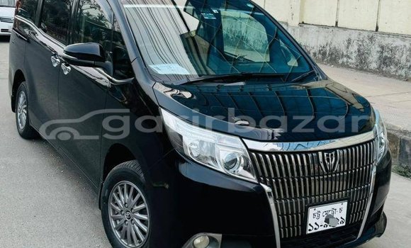 Buy Used 2016 Toyota Noah in Dhaka, Dhaka Buy Used 2016 Toyota Noah in Dhaka, Dhaka