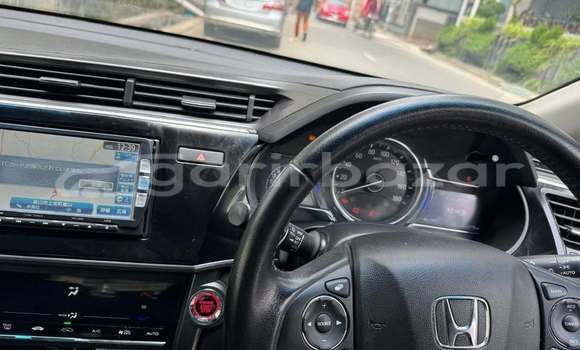 Buy Used 2017 Honda Grace in Dhaka, Dhaka Buy Used 2017 Honda Grace in Dhaka, Dhaka