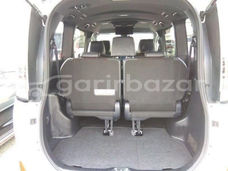 Big with watermark toyota noah dhaka dhaka 46612