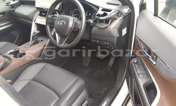 Buy Used 2021 Toyota Harrier in Dhaka, Dhaka Buy Used 2021 Toyota Harrier in Dhaka, Dhaka