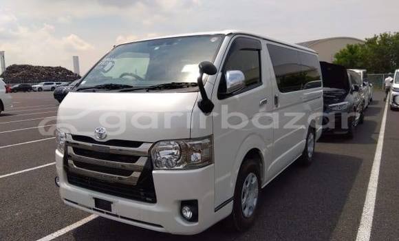 Buy Used 2021 Toyota Hiace in Dhaka, Dhaka Buy Used 2021 Toyota Hiace in Dhaka, Dhaka