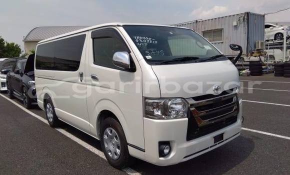 Buy Used 2021 Toyota Hiace in Dhaka, Dhaka Buy Used 2021 Toyota Hiace in Dhaka, Dhaka