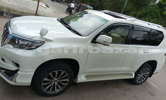 Buy Used 2014 Toyota Land Cruiser Prado in Dhaka, Dhaka Buy Used 2014 Toyota Land Cruiser Prado in Dhaka, Dhaka