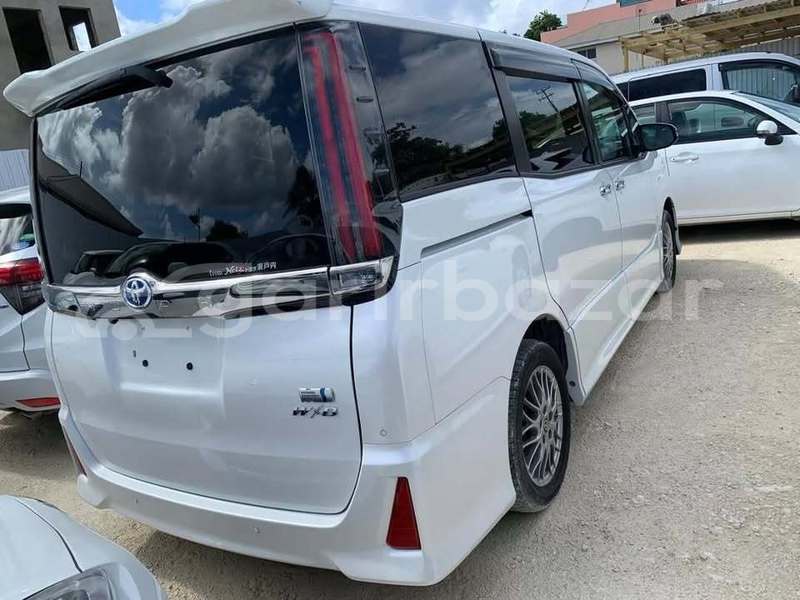 Big with watermark toyota noah dhaka dhaka 46647