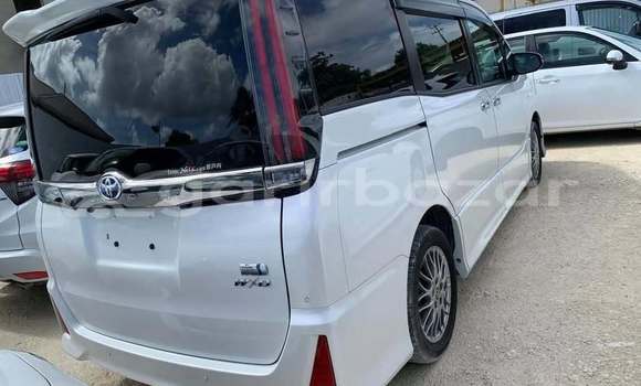 Buy Used 2019 Toyota Noah in Dhaka, Dhaka Buy Used 2019 Toyota Noah in Dhaka, Dhaka