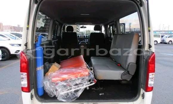 Buy Used 2019 Toyota Hiace in Dhaka, Dhaka Buy Used 2019 Toyota Hiace in Dhaka, Dhaka
