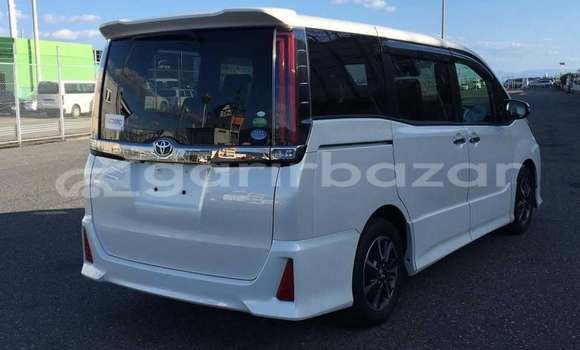 Buy Used 2021 Toyota Noah in Dhaka, Dhaka Buy Used 2021 Toyota Noah in Dhaka, Dhaka