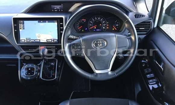 Buy Used 2021 Toyota Noah in Dhaka, Dhaka Buy Used 2021 Toyota Noah in Dhaka, Dhaka