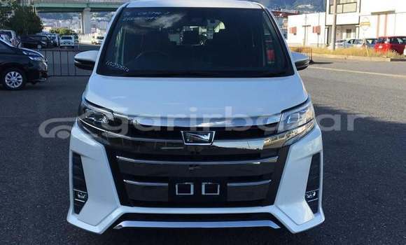 Buy Used 2021 Toyota Noah in Dhaka, Dhaka Buy Used 2021 Toyota Noah in Dhaka, Dhaka