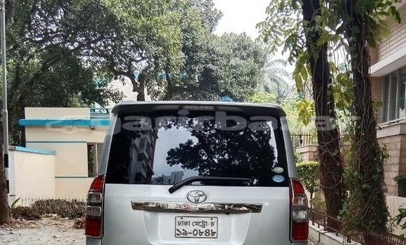 Buy Used 2010 Toyota Noah in Dhaka, Dhaka Buy Used 2010 Toyota Noah in Dhaka, Dhaka