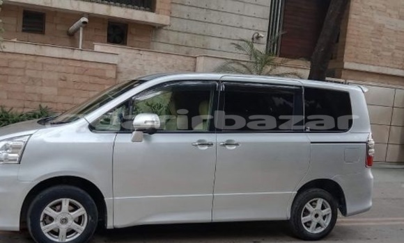Buy Used 2010 Toyota Noah in Dhaka, Dhaka Buy Used 2010 Toyota Noah in Dhaka, Dhaka