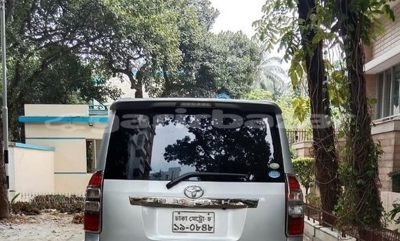 Buy Used 2010 Toyota Noah in Dhaka, Dhaka Buy Used 2010 Toyota Noah in Dhaka, Dhaka