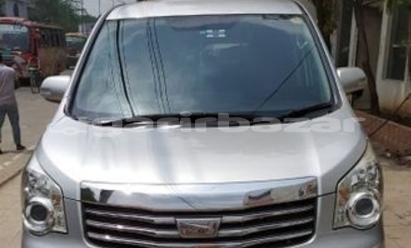 Buy Used 2010 Toyota Noah in Dhaka, Dhaka Buy Used 2010 Toyota Noah in Dhaka, Dhaka