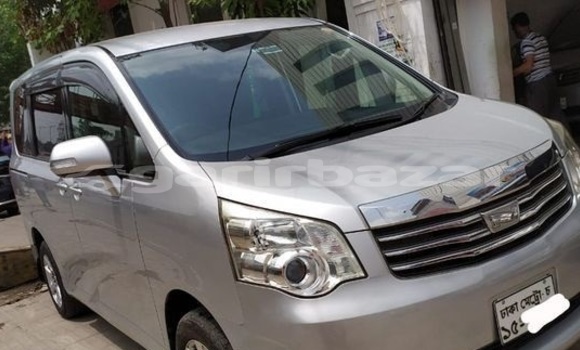 Buy Used 2010 Toyota Noah in Dhaka, Dhaka Buy Used 2010 Toyota Noah in Dhaka, Dhaka